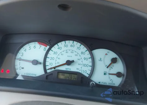 2004 Toyota Corolla Le z USA, uszkodzony, nr VIN 2T1BR32E84C310546